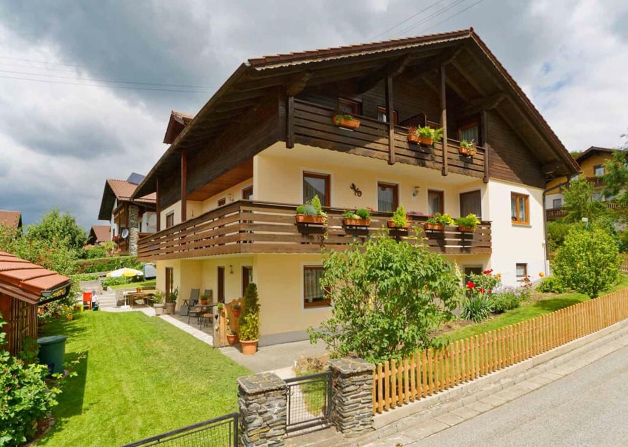 Gaestehaus Schmalzreich Lam Extérieur photo